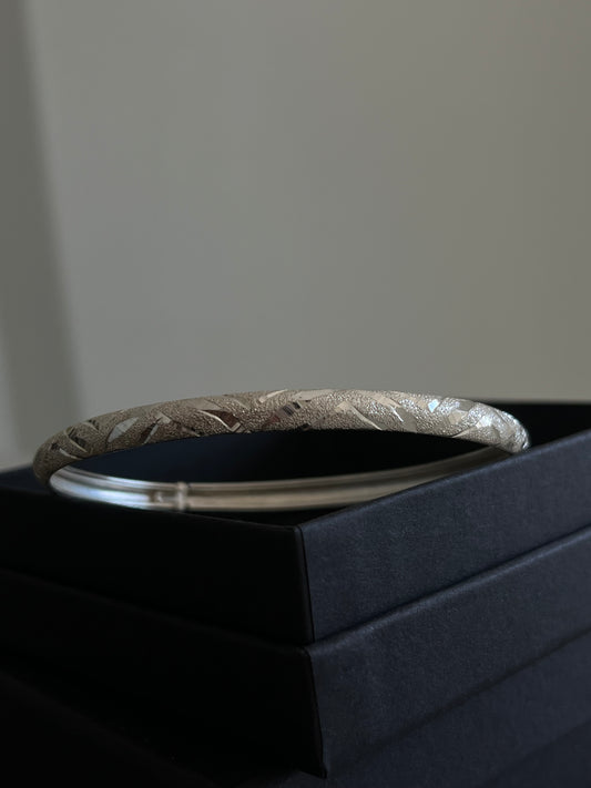 Single Bangle Bracelet - Wavy